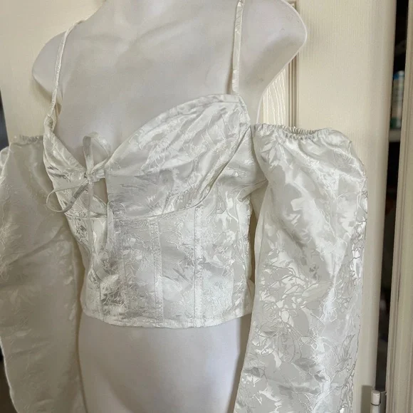 Lulus - Picture 4 of 8